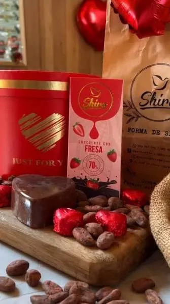 CHOCOLATE SHIRO DE FRESA 45 G